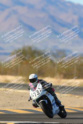 media/Jan-10-2025-CVMA Friday Practice (Fri) [[489e0da257]]/Group 4 and Trackday/Session 5 (Turn 7)/